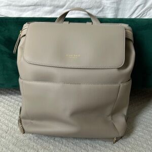 Mina Baie - Kinny Full Backpack (Vegan) in Sand